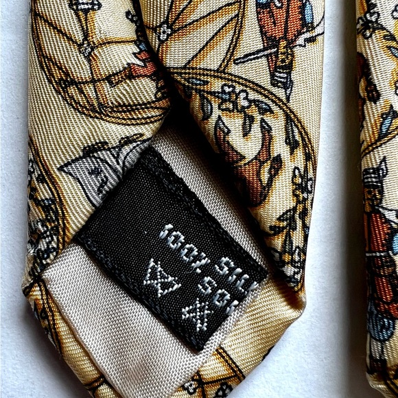 Salvatore Ferragamo tie 100% silk, made in Italy! Authentic, excellent condition - Picture 2 of 3